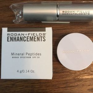 Rodan & Fields powder & brush